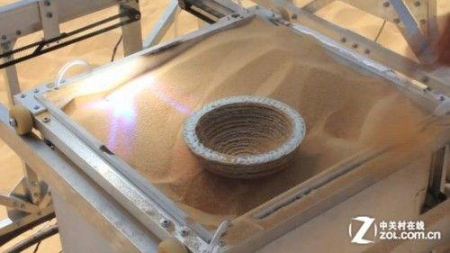太陽(yáng)能3D打印機:用太陽(yáng)能和沙子制玻璃